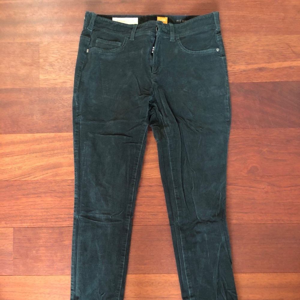 Anthropologie corduroy pant in forest green